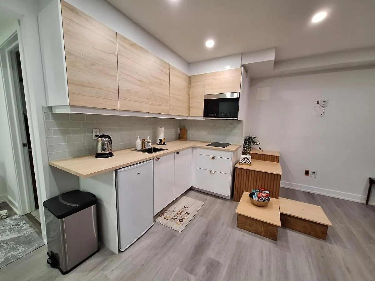 Independent Basement Studio Suite Ottawa 0*,  Canada